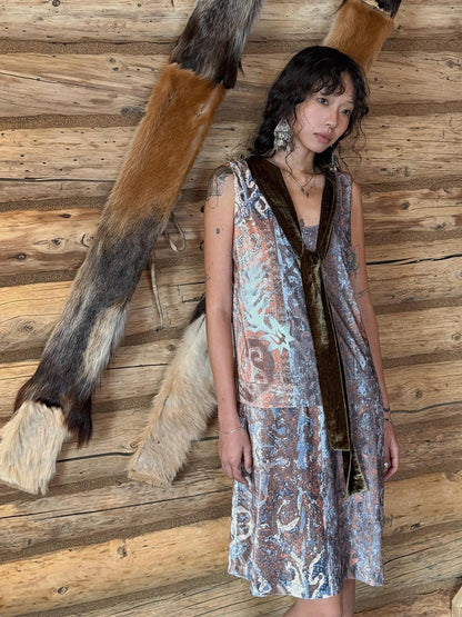 QUORRA S CHORD Kazakh Pattern Faux Silk Velvet Sleeveless Lace Up Women&