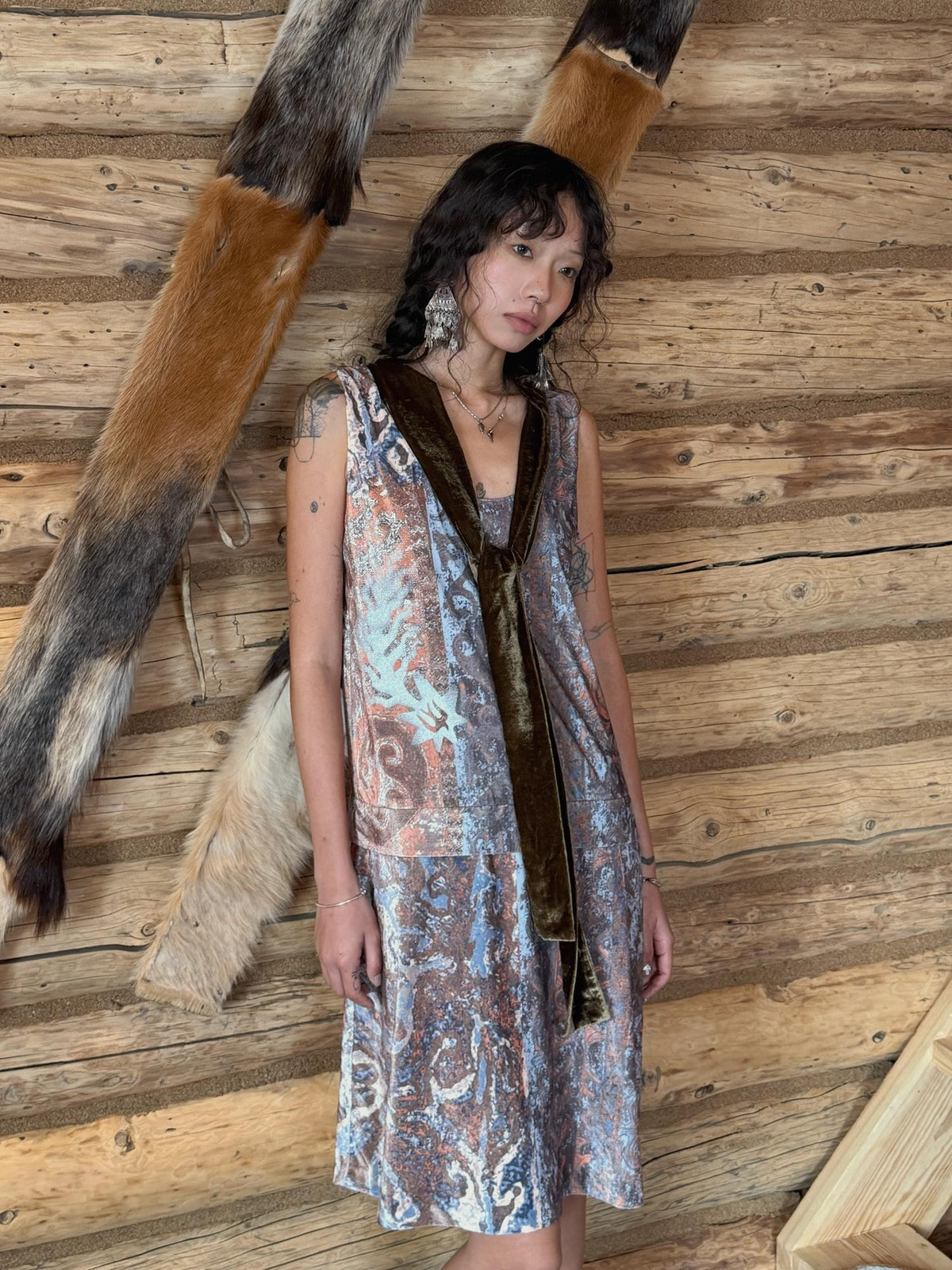 QUORRA S CHORD Kazakh Pattern Faux Silk Velvet Sleeveless Lace Up Women&
