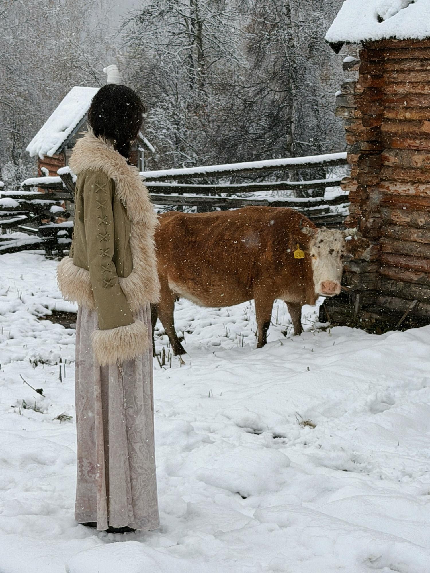 QUORRA S CHORD Olive Brown Fur Collar Cinched Waist Bell Sleeve Women&