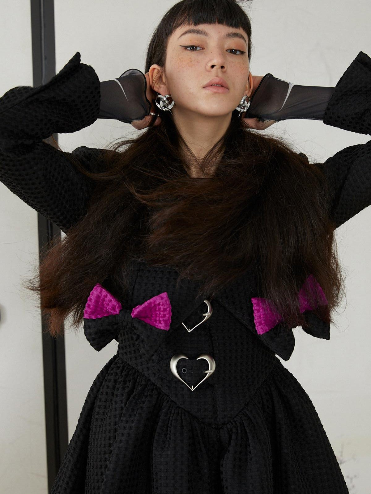 QUORRA S CHORD Peach Pink Bow Heart Cuff Cropped Women&