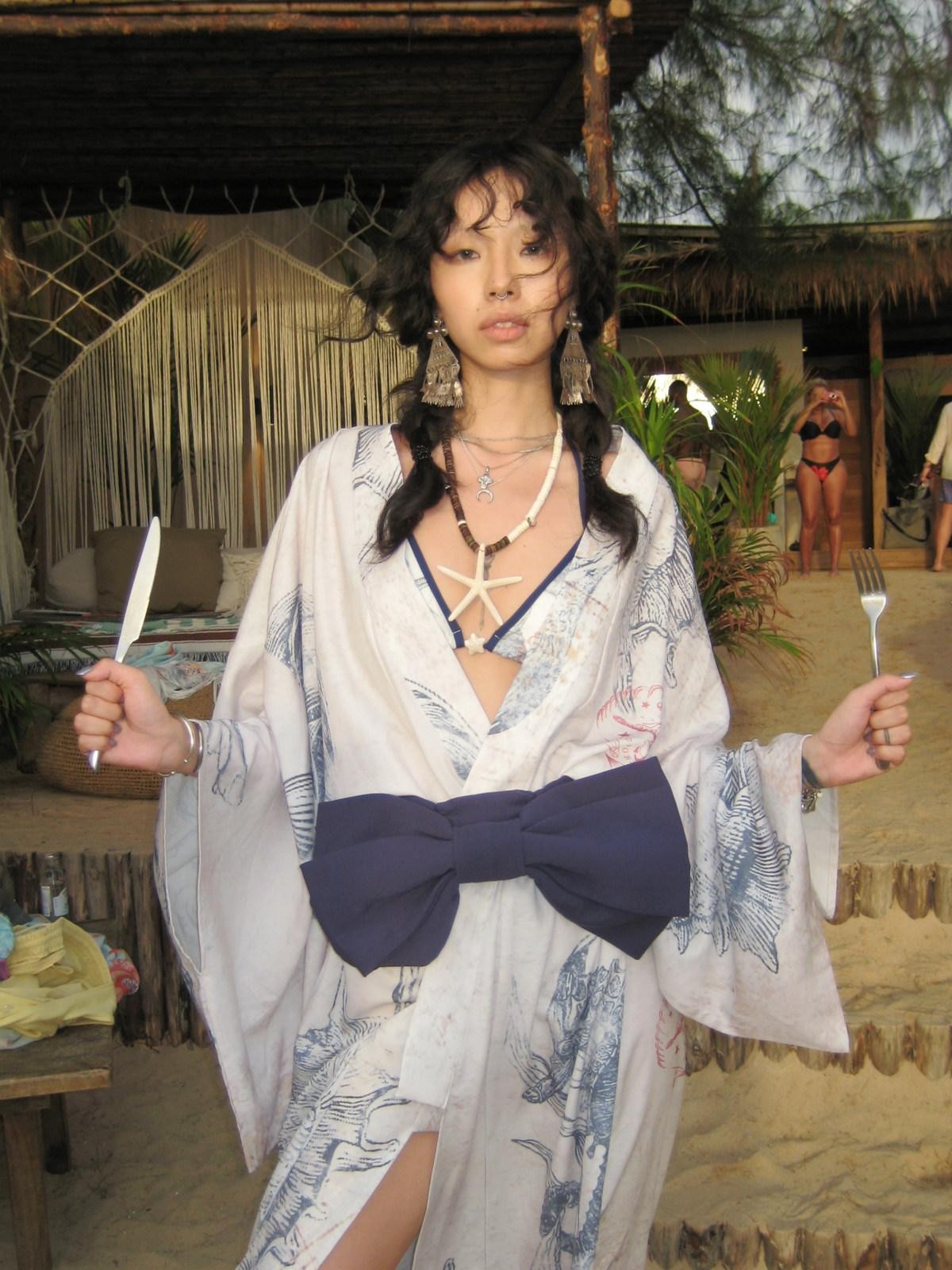 QUORRA S CHORD Shell Fossil Kimono Cape With Bow Belt Women&