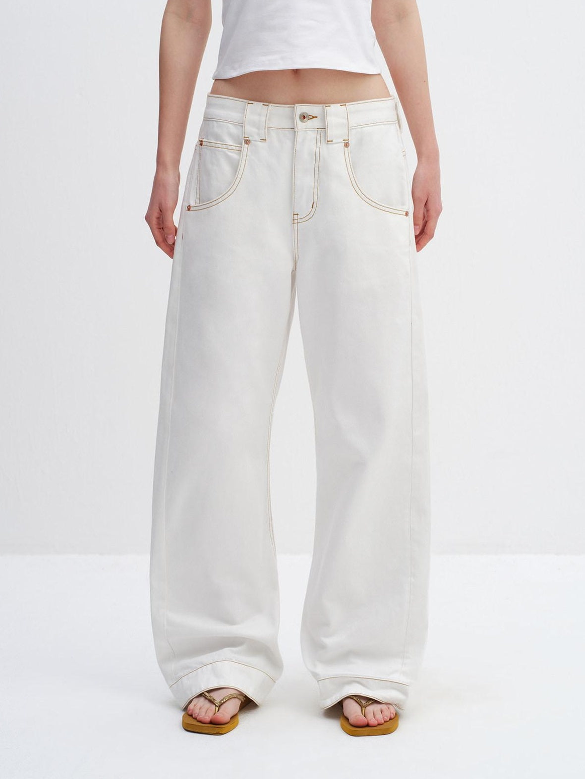 RUN TO THE FUTURE 96% Cotton Tailored Androgynous Natural Waist White Wide-Leg Jeans