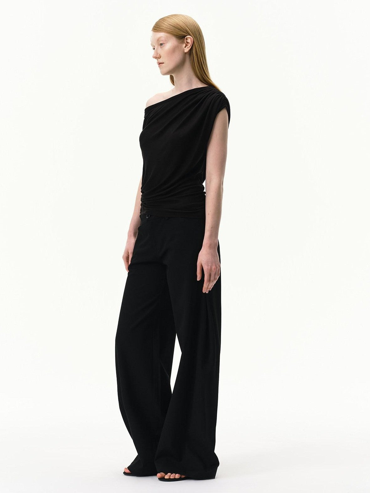 RUN TO THE FUTURE Black Asymmetric Pleated Women&