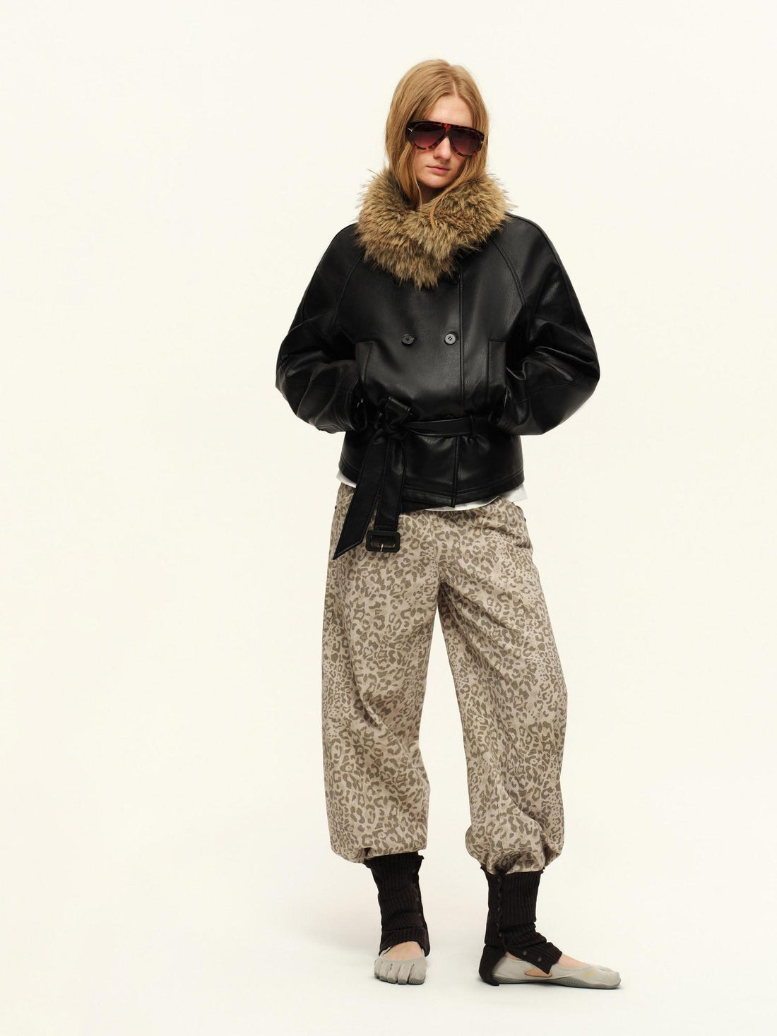 RUN TO THE FUTURE Cotton Filled Fur Collar Commuter Straight Fit Classic Black Puffer Jackets