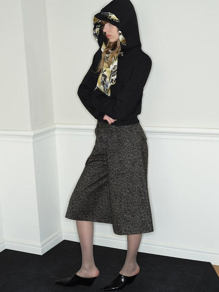 RUN TO THE FUTURE Cotton Leopard Minimalist Low Rise Pockets Women Pine Green Short Trousers