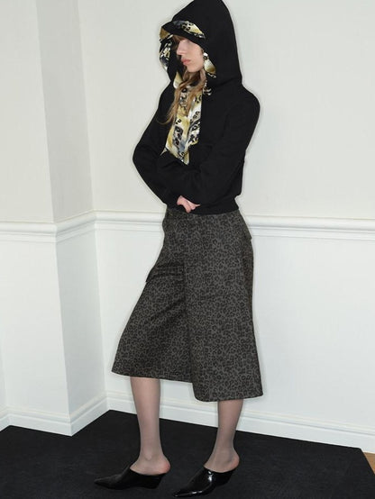 RUN TO THE FUTURE Cotton Leopard Minimalist Low Rise Pockets Women Pine Green Short Trousers