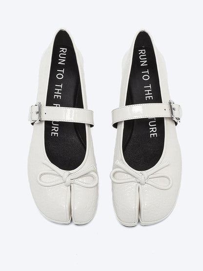 RUN TO THE FUTURE Crocodile Embossed Bow One Strap Low Vamp Mary Jane Women&
