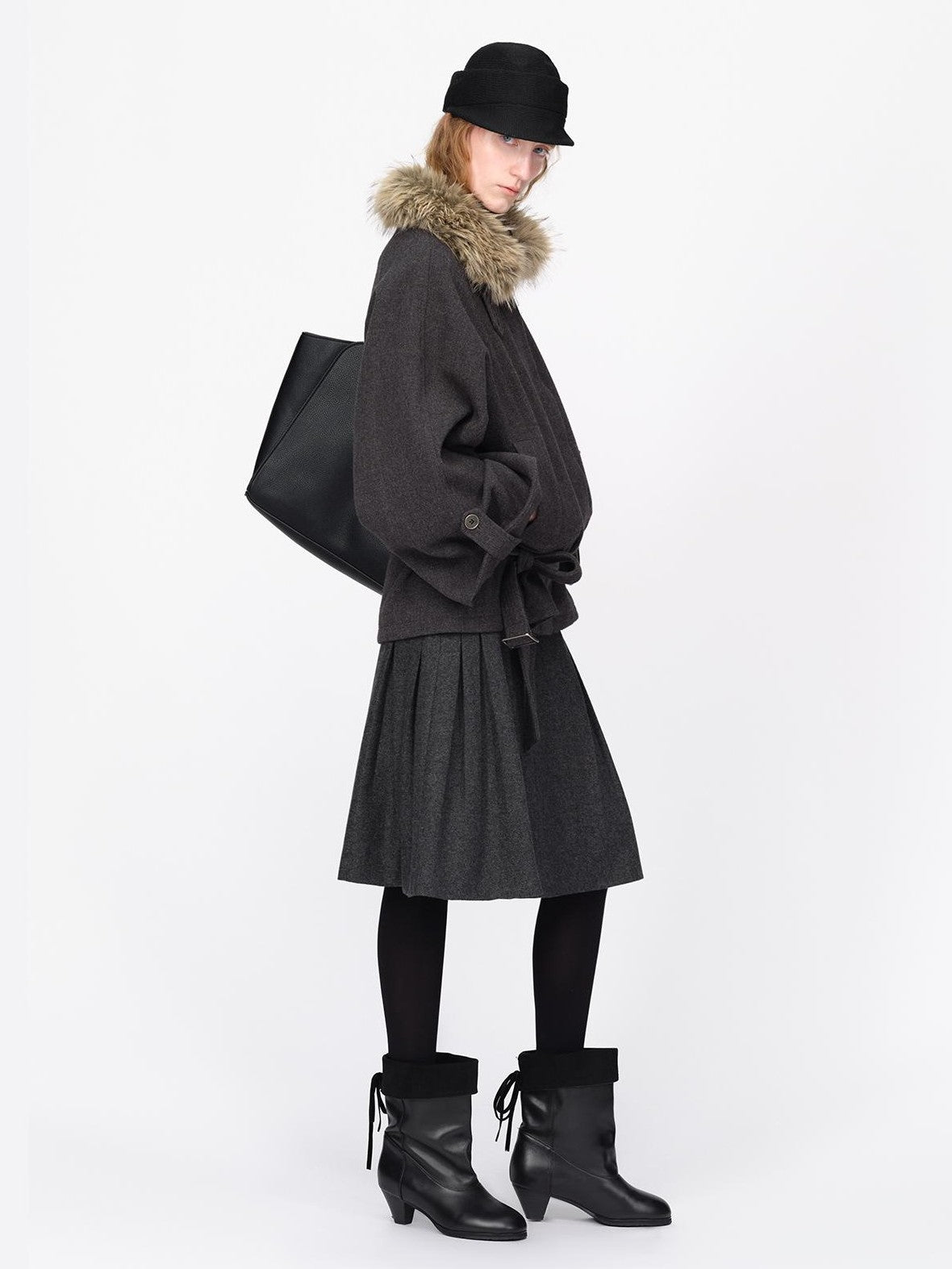 RUN TO THE FUTURE Faux Fur Collar Flared Sleeve Belted Wool Blend Women&