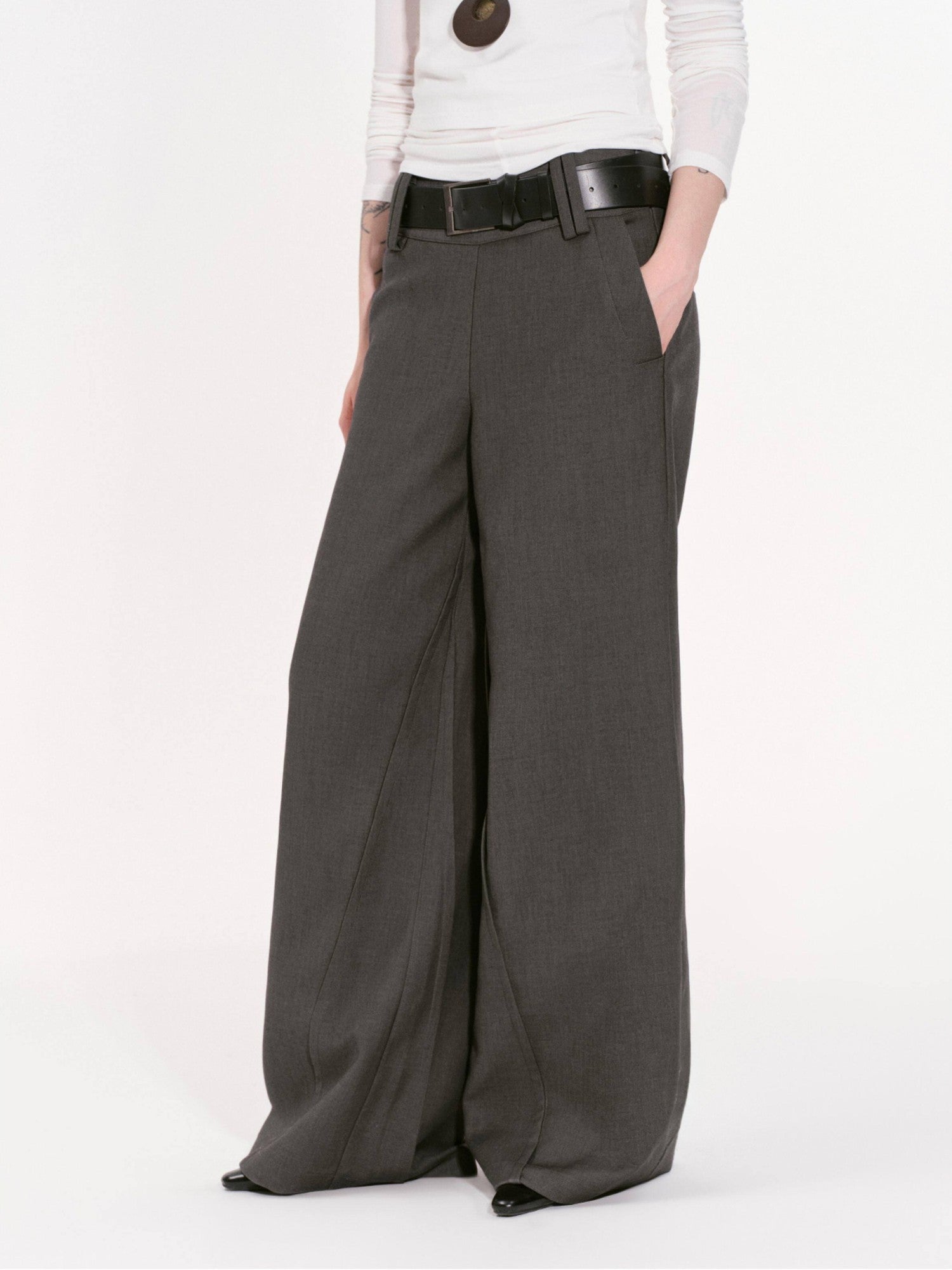 RUN TO THE FUTURE Gray Structured Drapey Low Waist Pockets Women&