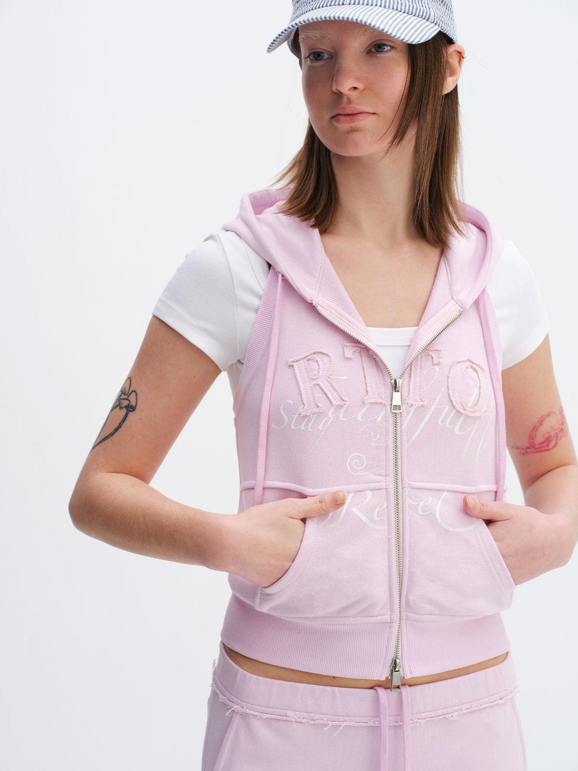RUN TO THE FUTURE Hooded Sleeveless Zip Letter Print Casual Cotton Straight Women Top &amp; Pants Sets