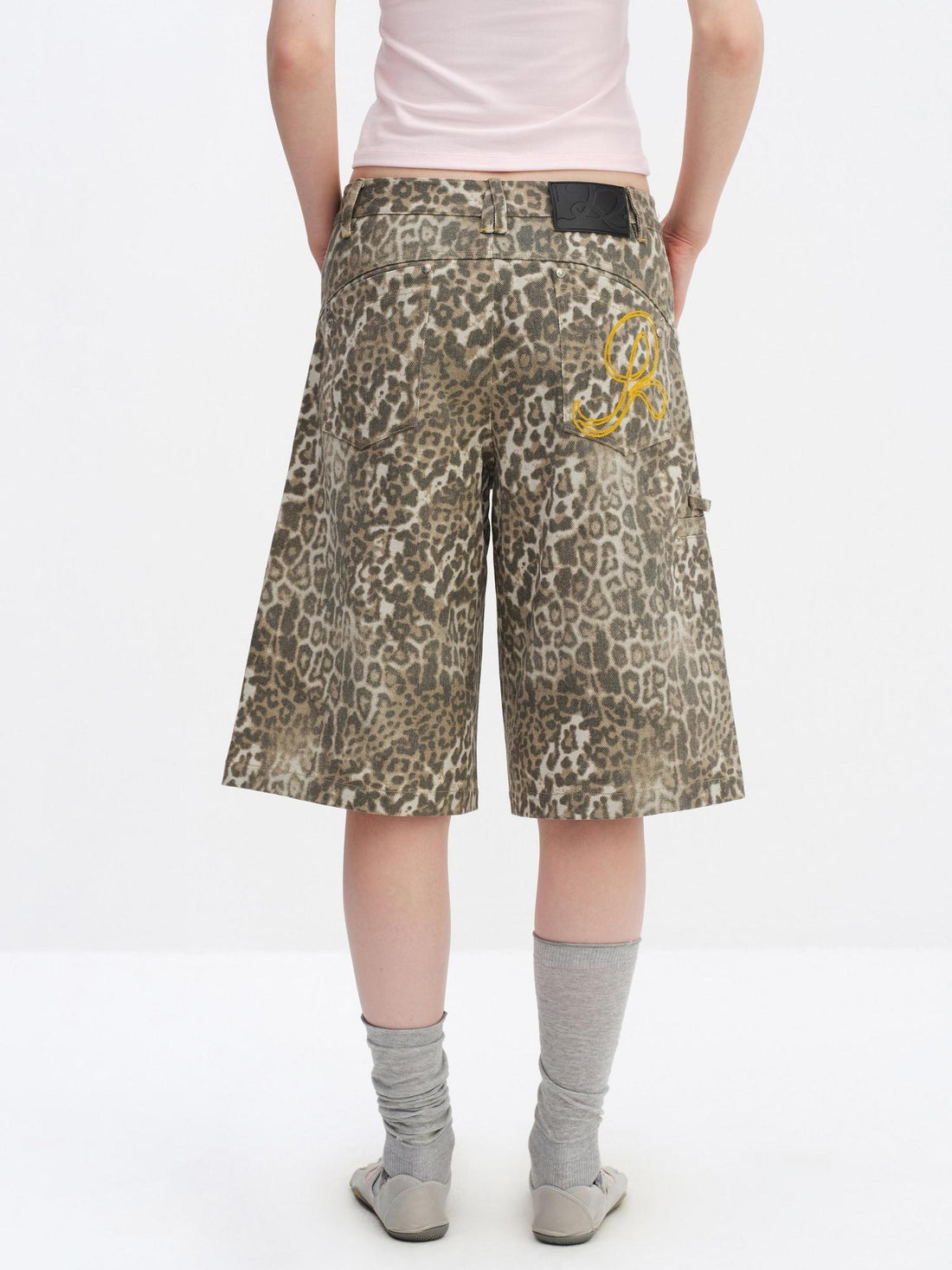 RUN TO THE FUTURE Leopard Print Vintage Pocket Mid Rise Wide Leg Casual Unisex Chino Shorts