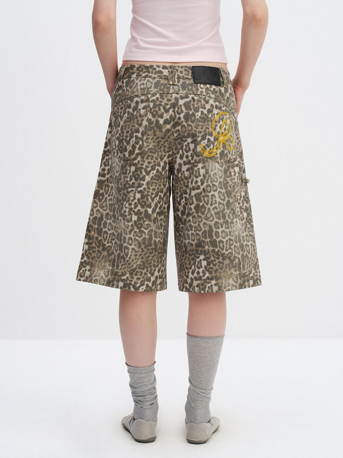 RUN TO THE FUTURE Leopard Print Vintage Pocket Mid Rise Wide Leg Casual Unisex Chino Shorts