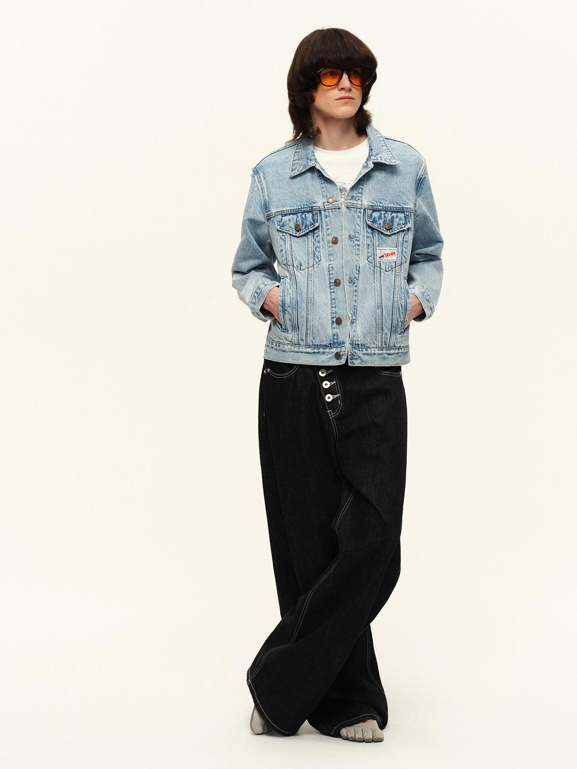RUN TO THE FUTURE Light Blue Distressed Oversized Turned Collar Women&