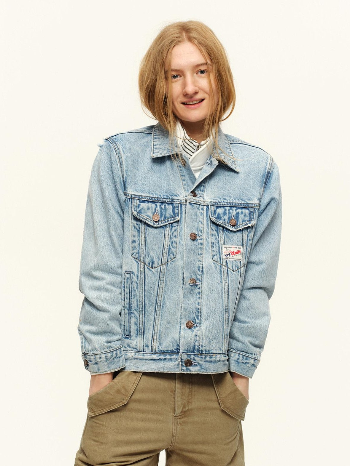RUN TO THE FUTURE Light Blue Distressed Oversized Turned Collar Women&