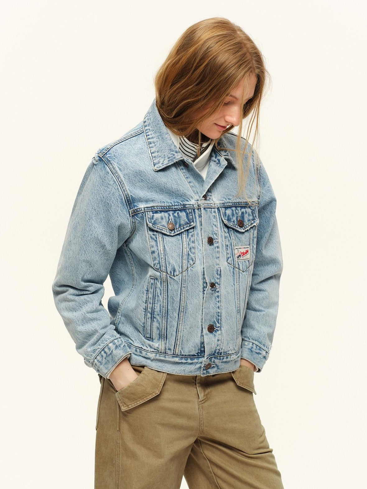 RUN TO THE FUTURE Light Blue Distressed Oversized Turned Collar Women&