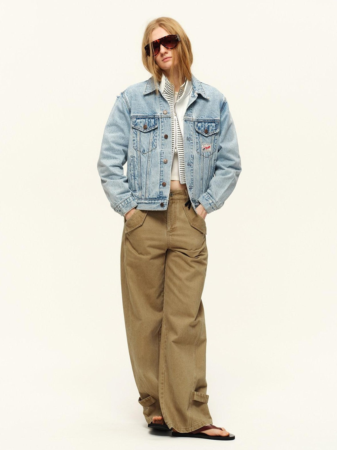 RUN TO THE FUTURE Light Blue Distressed Oversized Turned Collar Women&