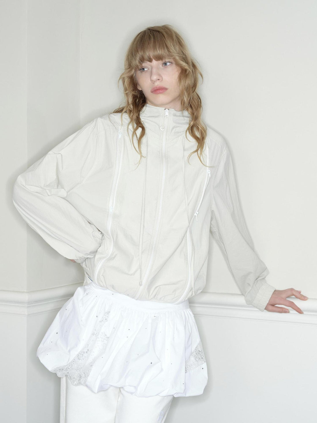 RUN TO THE FUTURE Lightweight Hooded Zip Loose Fit Original Design Ivory Casual Windbreakers