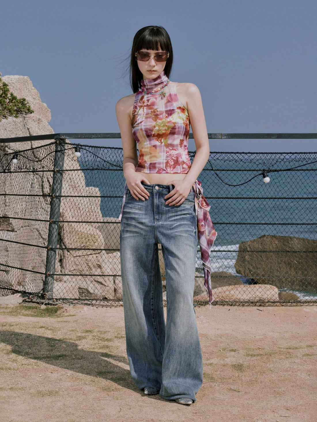RUN TO THE FUTURE Original Floral Print Slim Fit Spaghetti Strap Crop Showa Purple Tank Tops