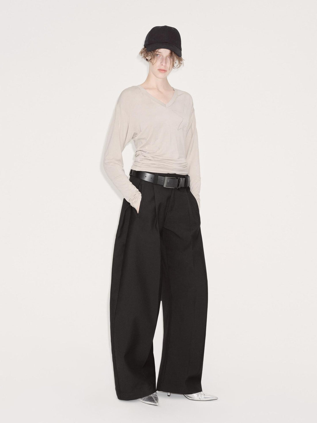RUN TO THE FUTURE Pleated Low Waist Pocket Curved Cut Black Poly Viscose Wide-Leg Pants