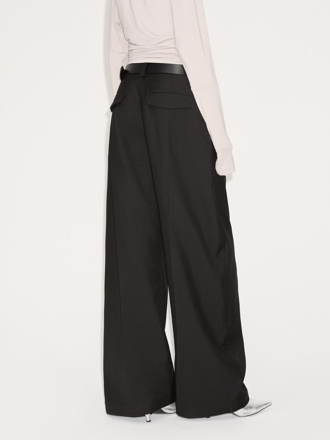 RUN TO THE FUTURE Pleated Low Waist Pocket Curved Cut Black Poly Viscose Wide-Leg Pants