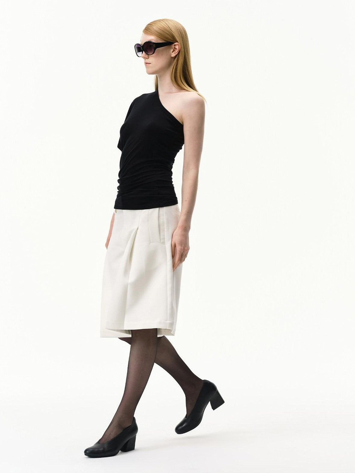 RUN TO THE FUTURE Pressed Pleats Boxy Mid Rise Straight Solid Women&