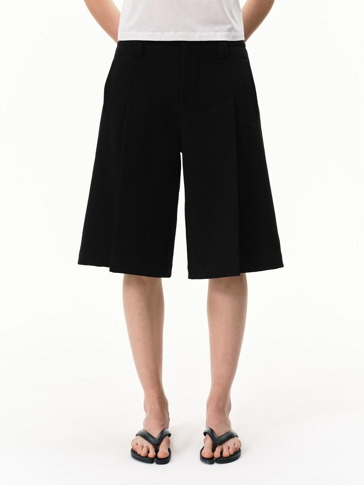 RUN TO THE FUTURE Pressed Pleats Boxy Mid Rise Straight Solid Women&