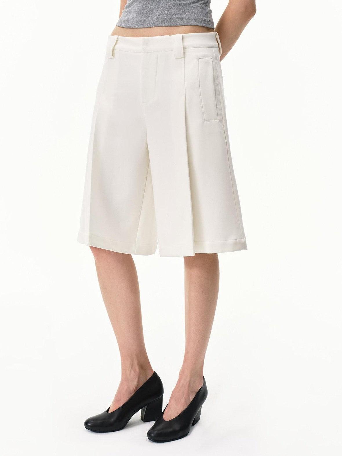 RUN TO THE FUTURE Pressed Pleats Boxy Mid Rise Straight Solid Women&