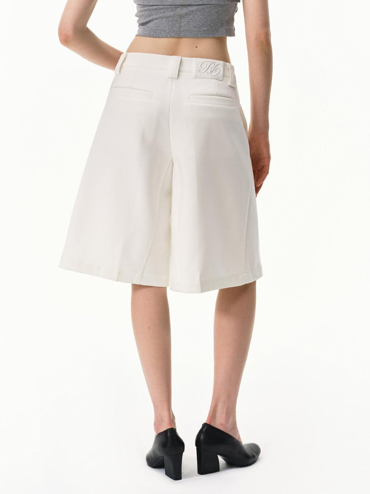 RUN TO THE FUTURE Pressed Pleats Boxy Mid Rise Straight Solid Women&