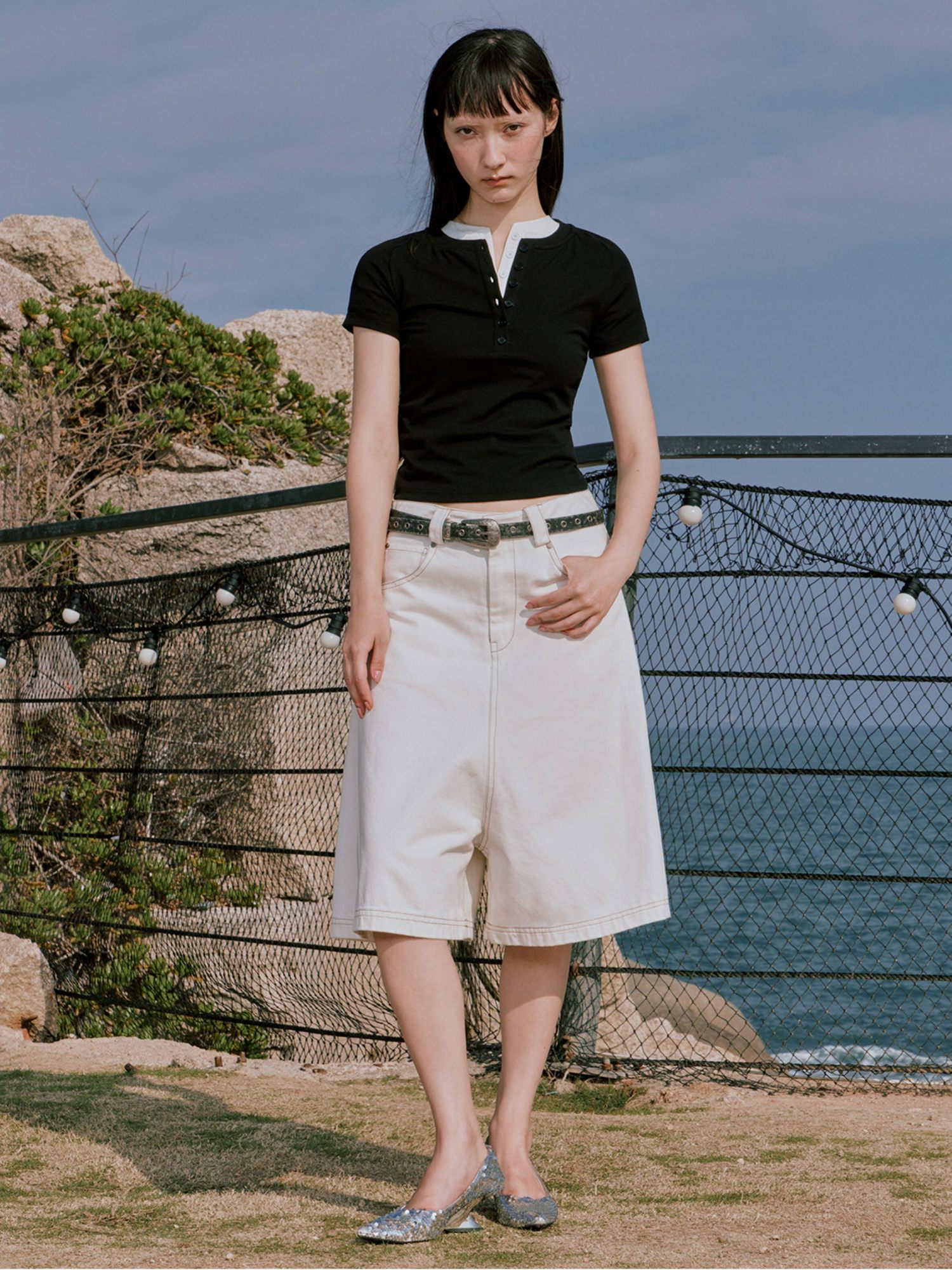 RUN TO THE FUTURE Pure Cotton Low Rise Minimal Straight Pockets Women Ivory Denim Shorts