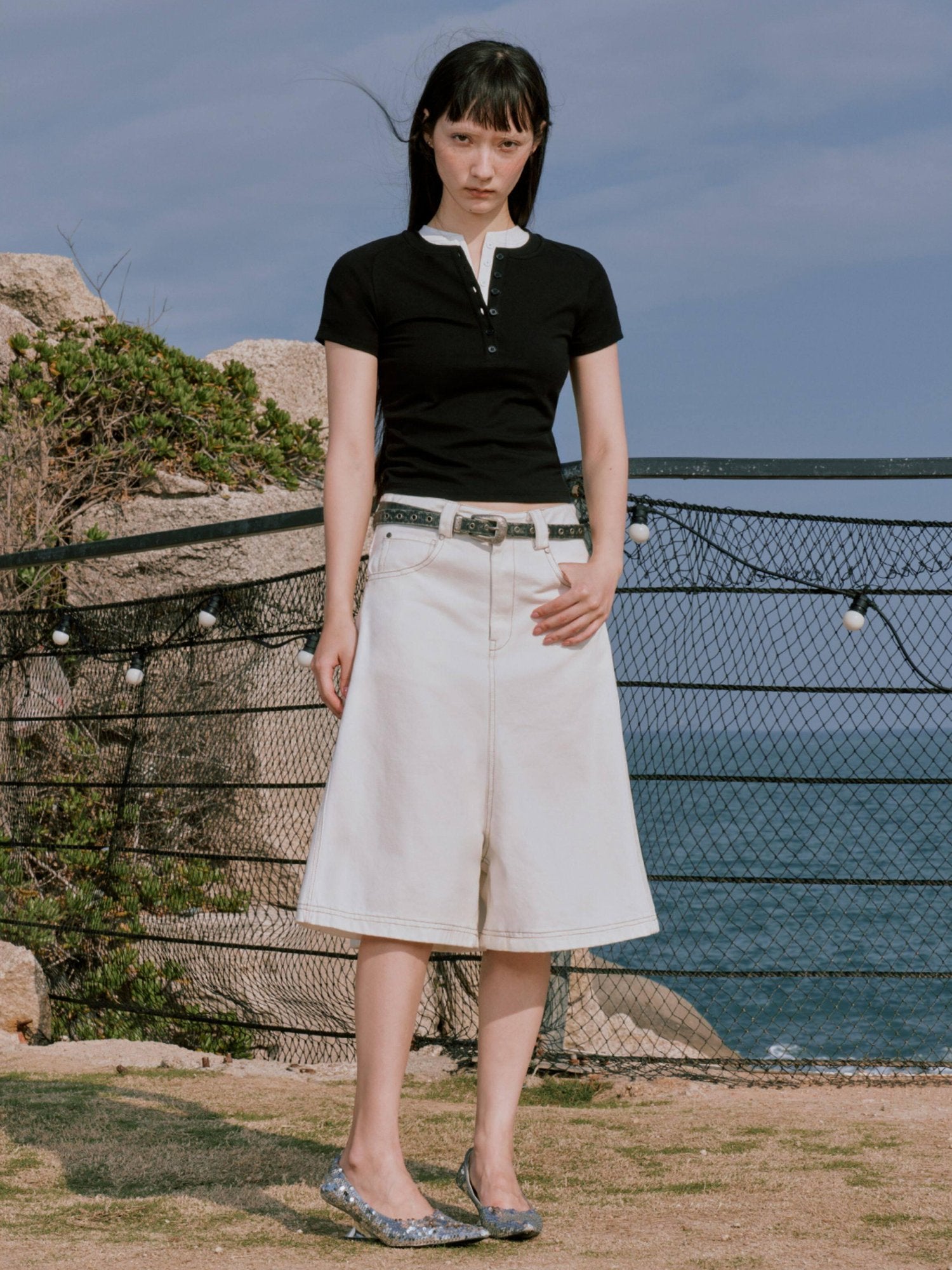 RUN TO THE FUTURE Pure Cotton Low Rise Minimal Straight Pockets Women Ivory Denim Shorts