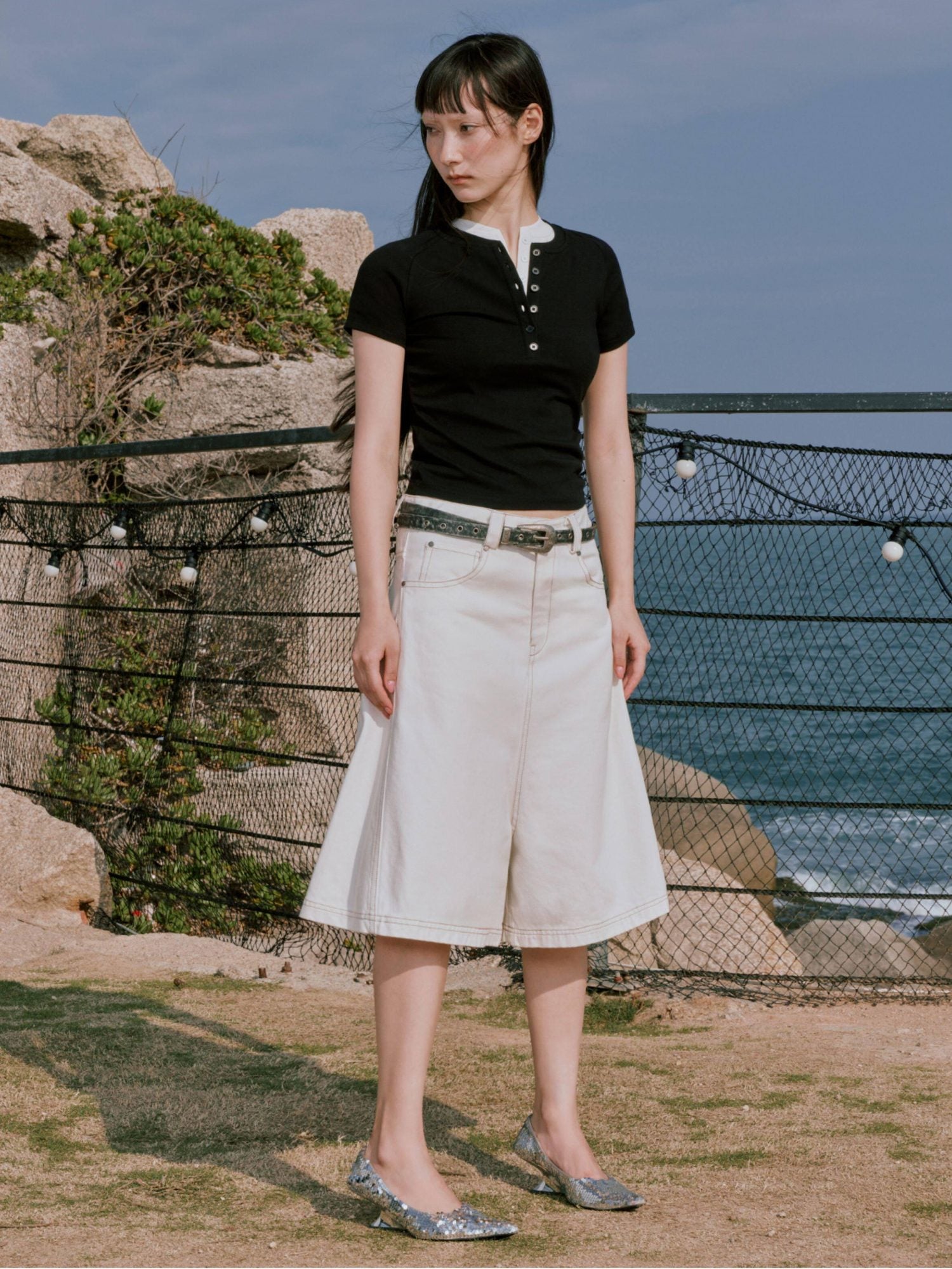 RUN TO THE FUTURE Pure Cotton Low Rise Minimal Straight Pockets Women Ivory Denim Shorts