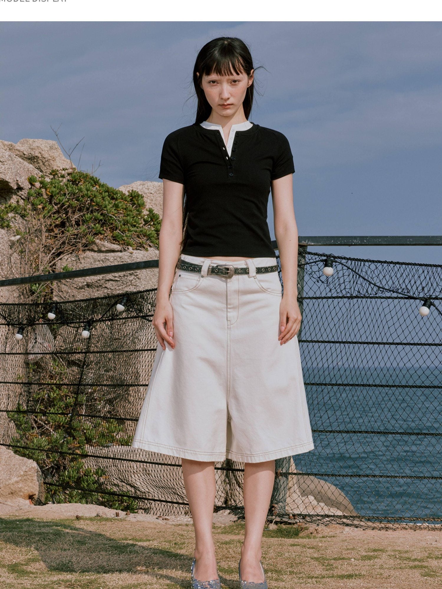 RUN TO THE FUTURE Pure Cotton Low Rise Minimal Straight Pockets Women Ivory Denim Shorts