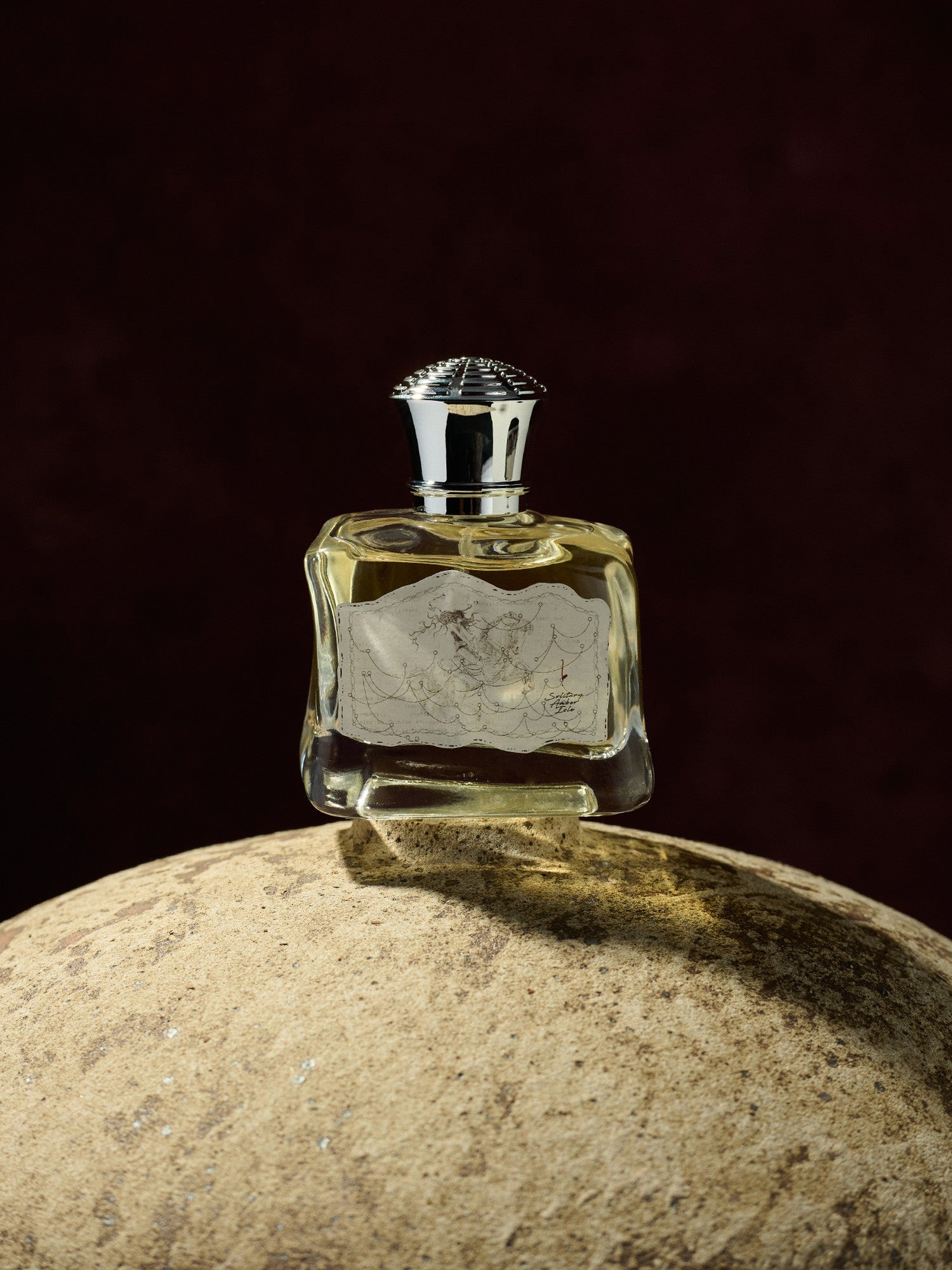 RUN TO THE FUTURE Round Amber Isle Woody Scent Women&