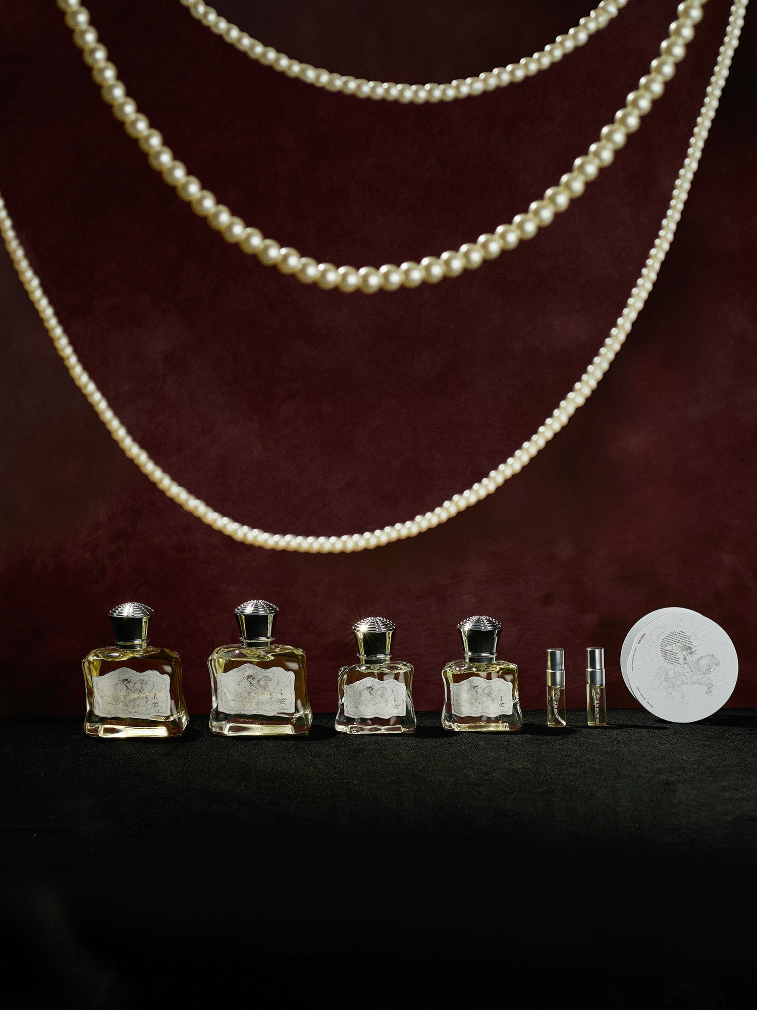 RUN TO THE FUTURE Round Amber Isle Woody Scent Women&