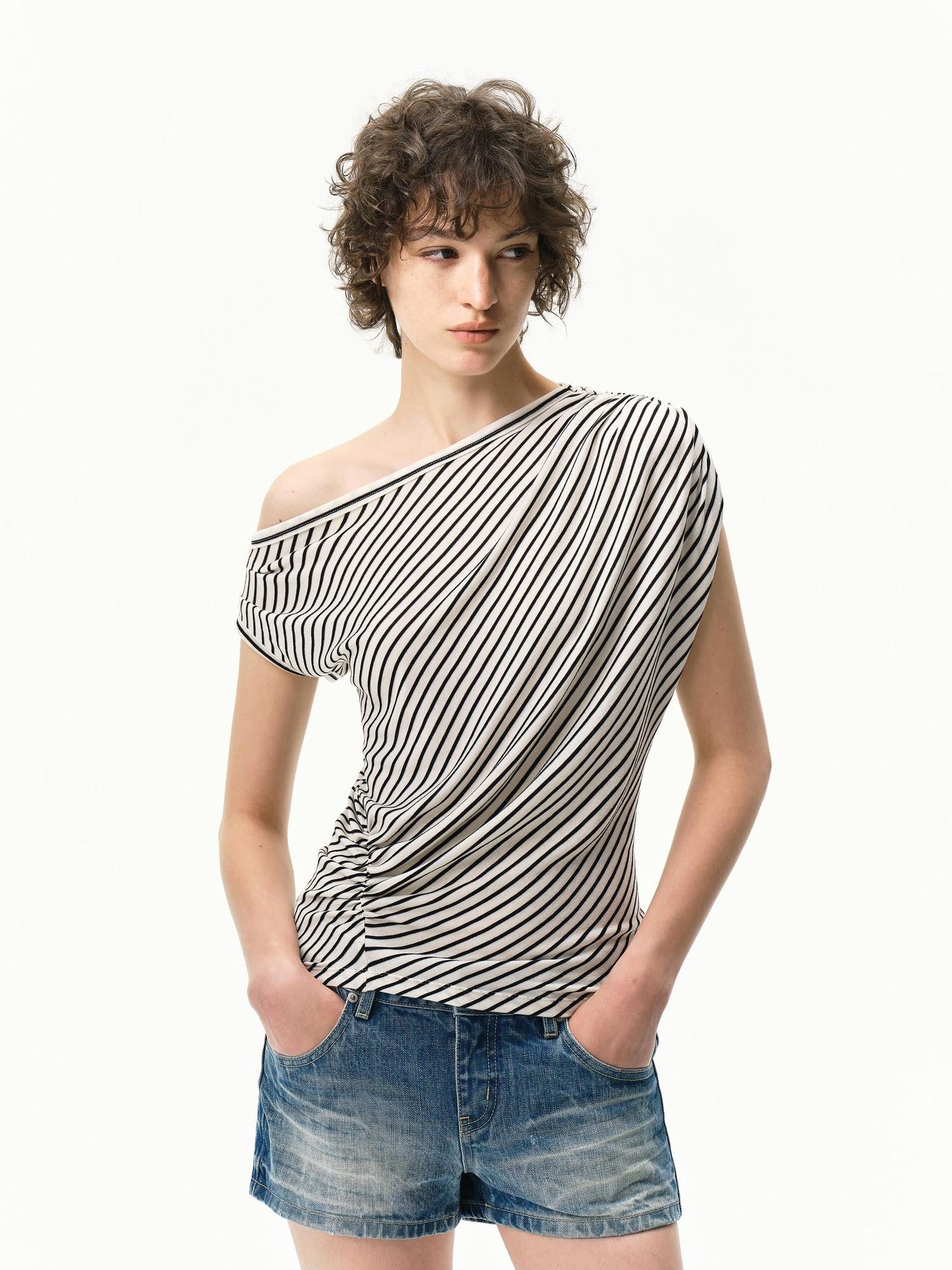 RUN TO THE FUTURE Striped Asymmetrical One Shoulder Pleated Women&