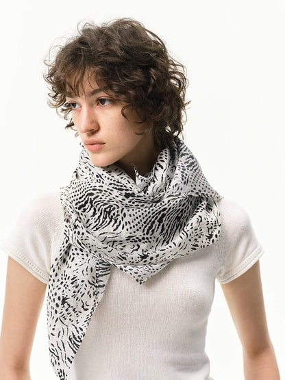 RUN TO THE FUTURE Textured Zebra Print Women&