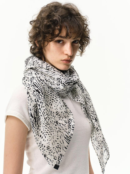 RUN TO THE FUTURE Textured Zebra Print Women&