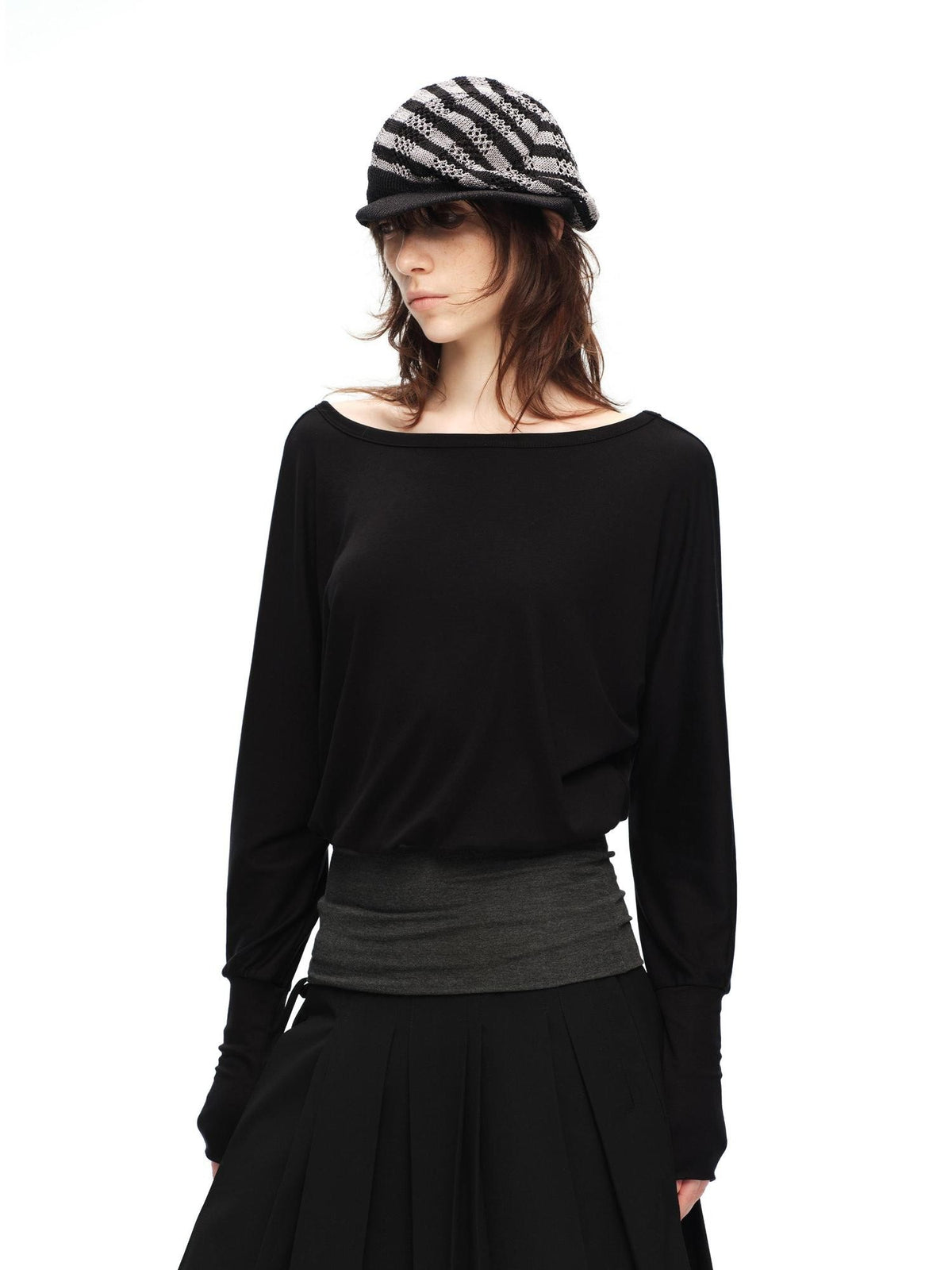RUN TO THE FUTURE V-neck One Shoulder Contrast Trim Loose Fit Lyocell Women&