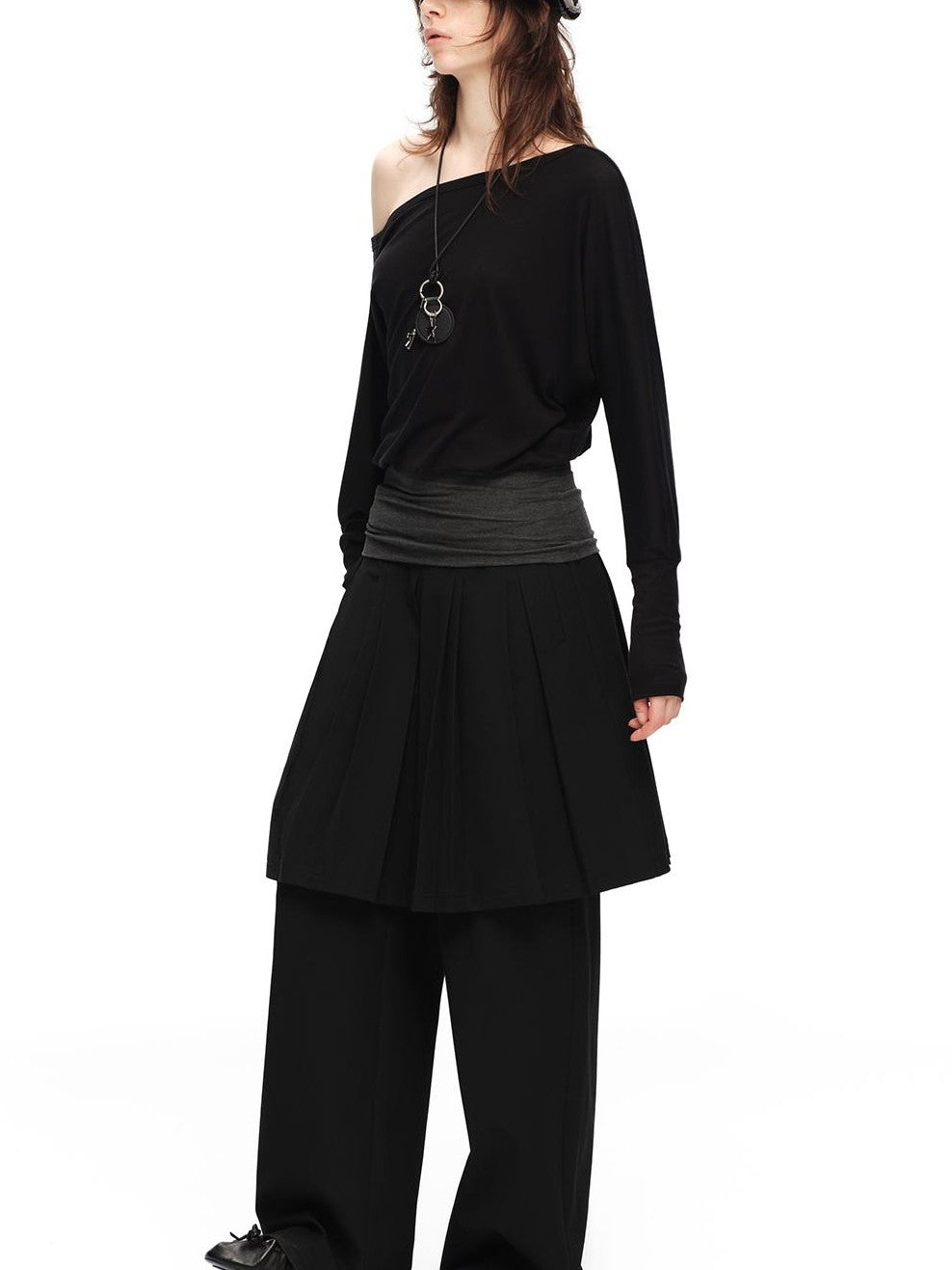 RUN TO THE FUTURE V-neck One Shoulder Contrast Trim Loose Fit Lyocell Women&