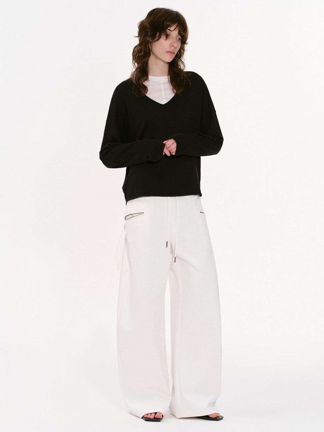 RUN TO THE FUTURE V-neck Relaxed Knit Women&