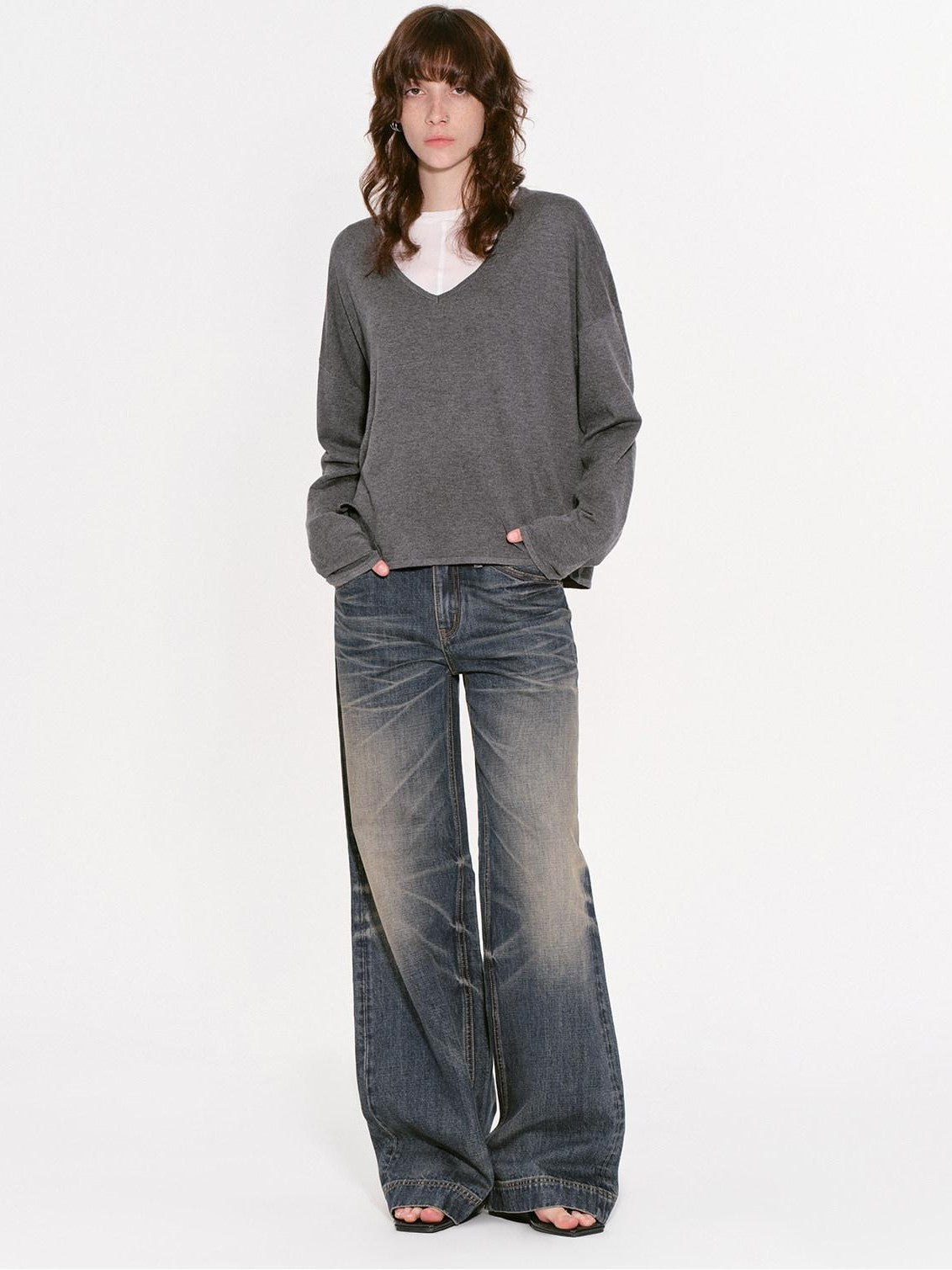 RUN TO THE FUTURE V-neck Relaxed Knit Women&