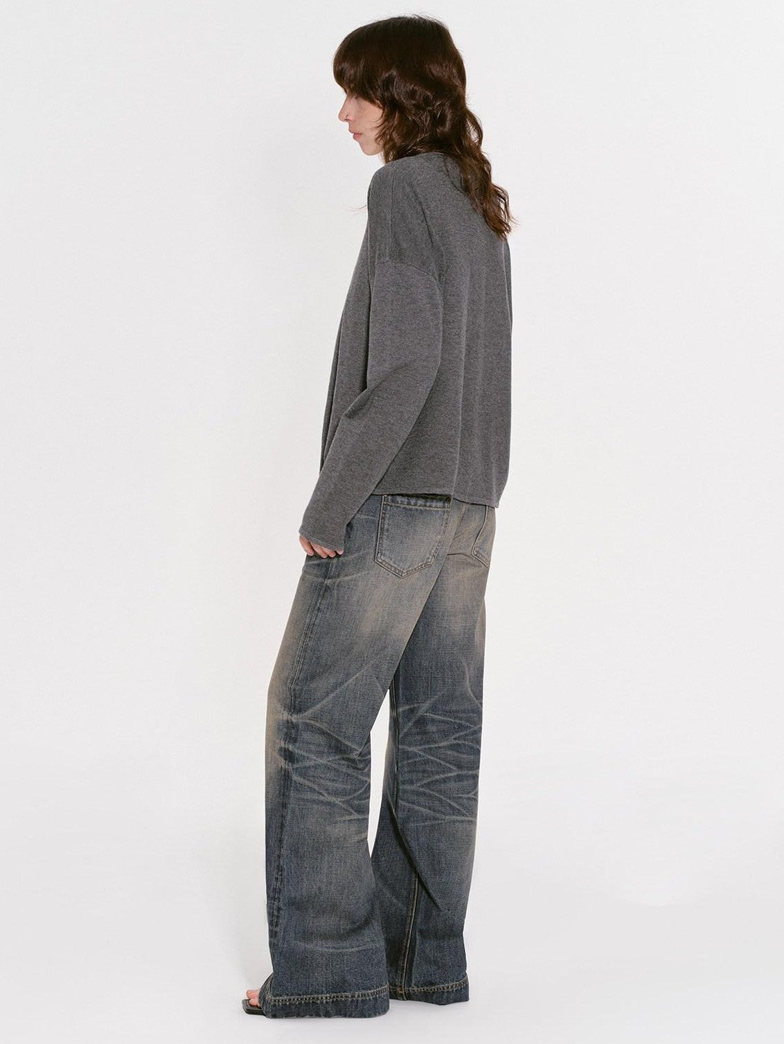 RUN TO THE FUTURE V-neck Relaxed Knit Women&