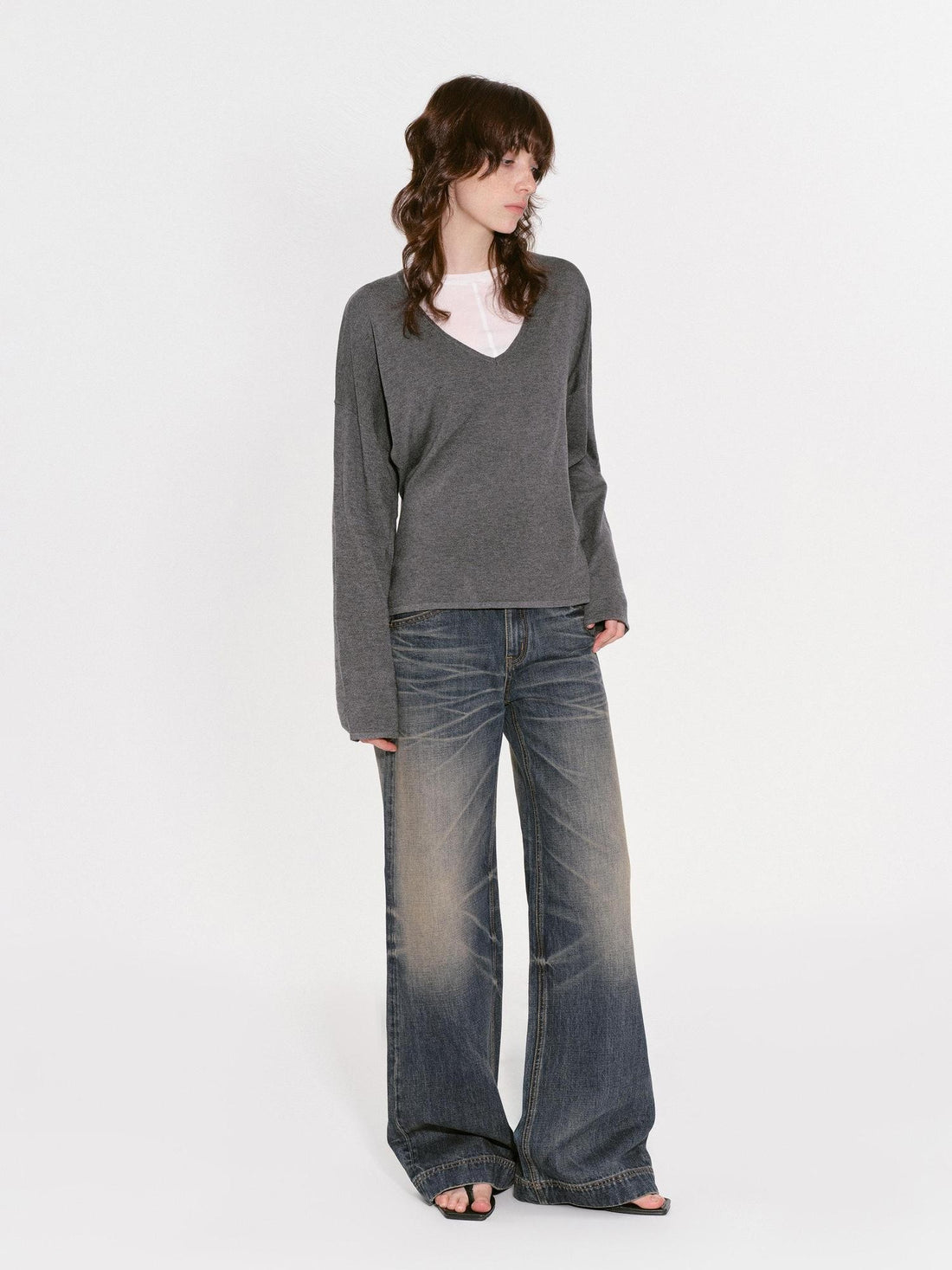 RUN TO THE FUTURE V-neck Relaxed Knit Women&