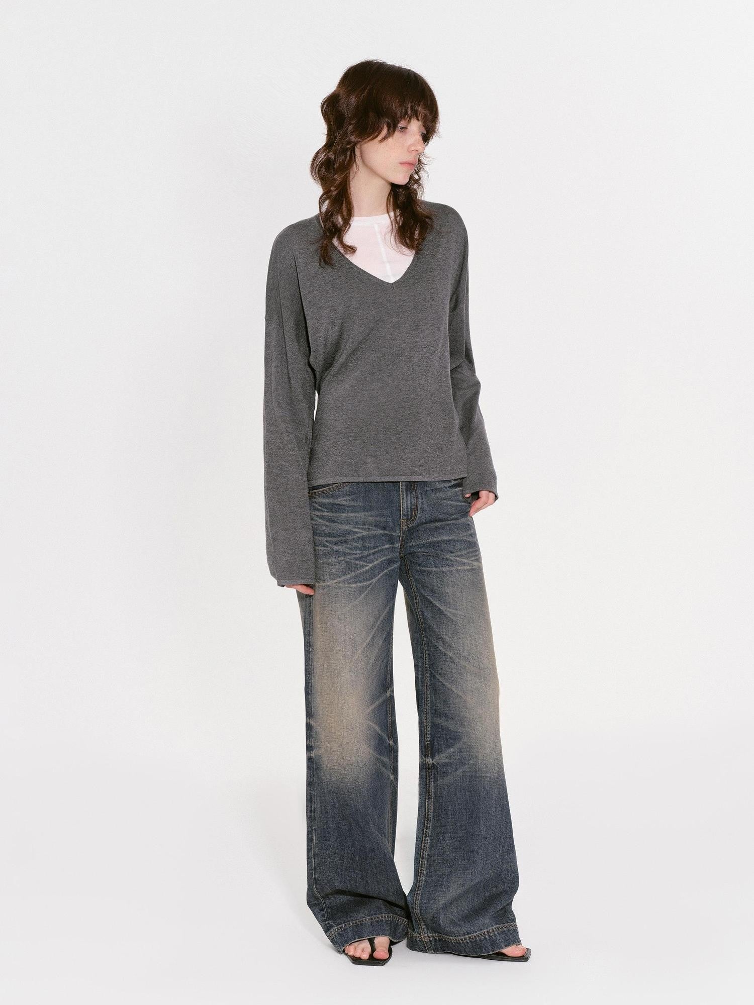 RUN TO THE FUTURE V-neck Relaxed Knit Women&