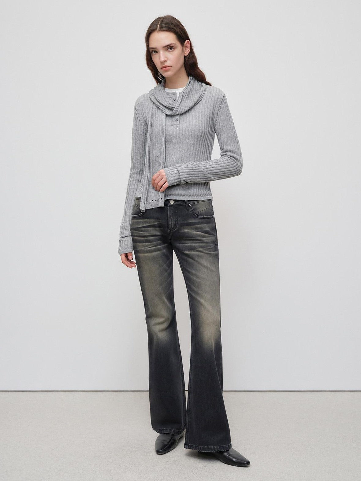 RUN TO THE FUTURE Vintage Black Whisker Distressed Low Rise Relaxed Women&