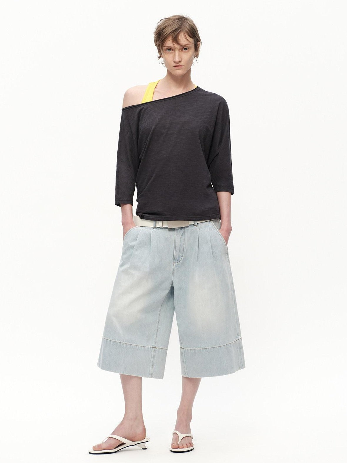 RUN TO THE FUTURE Vintage Light Wash Paris Button Cropped Women&