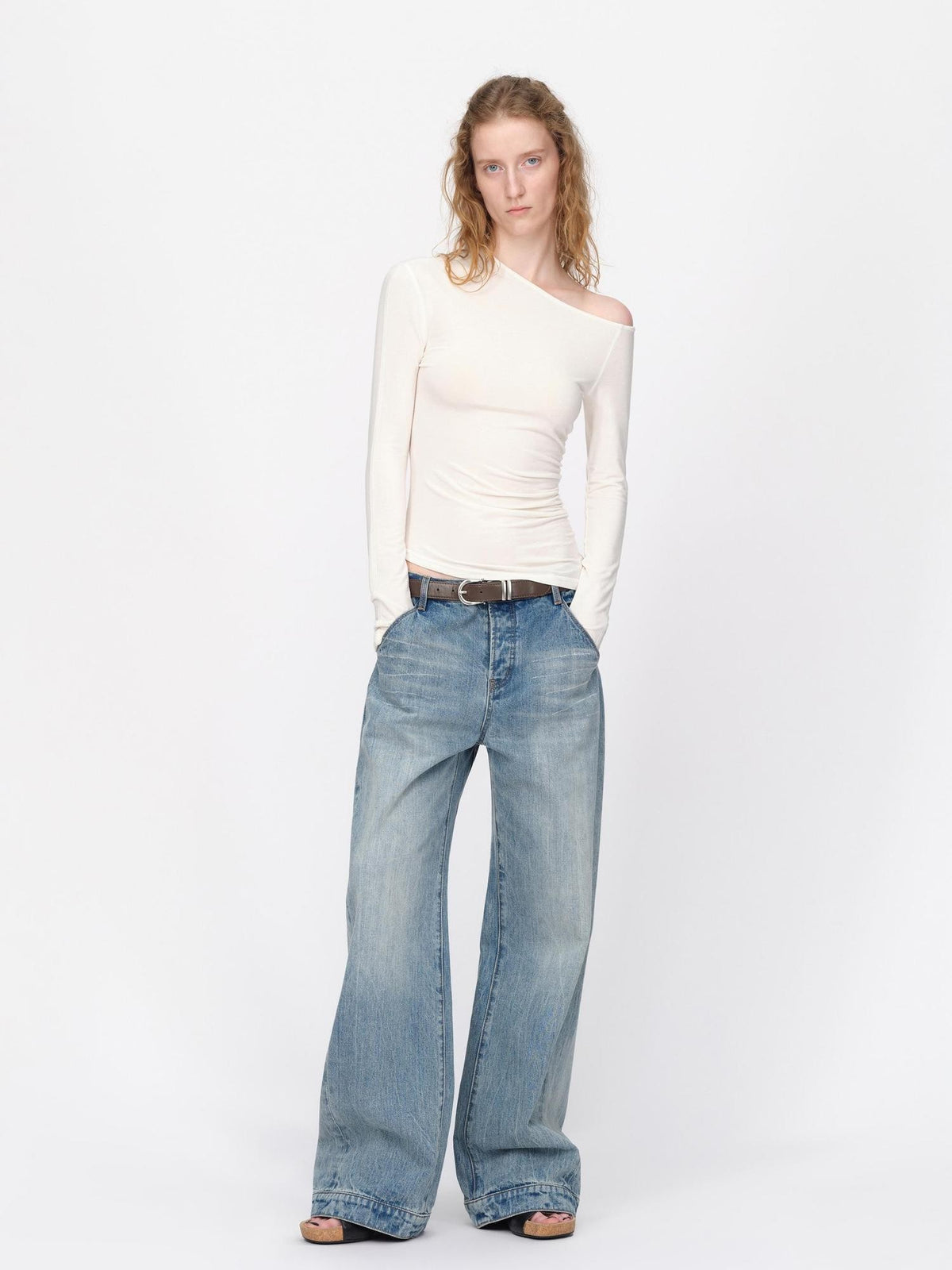 RUN TO THE FUTURE Vintage Wash Distressed Low Rise Loose Fit Women&