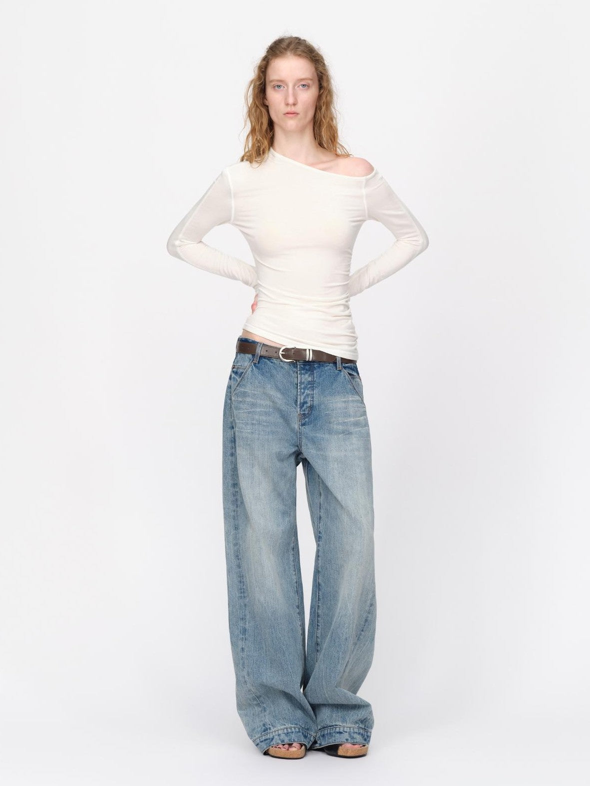 RUN TO THE FUTURE Vintage Wash Distressed Low Rise Loose Fit Women&
