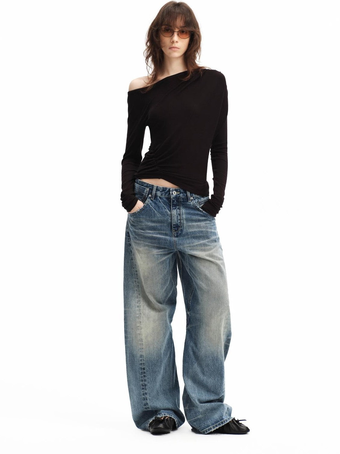 RUN TO THE FUTURE Vintage Wash Distressed Low Rise Women&