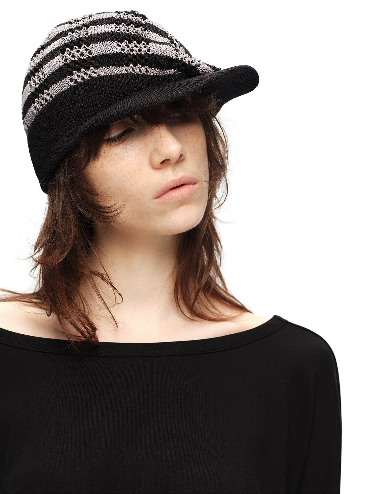 RUN TO THE FUTURE Vintage Yarn Hollow Knit Striped Short Brim Women&